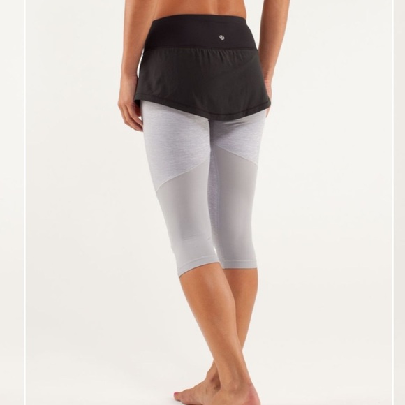 Lululemon Spin It To Win It Crop Grey/ Black - Picture 2 of 11